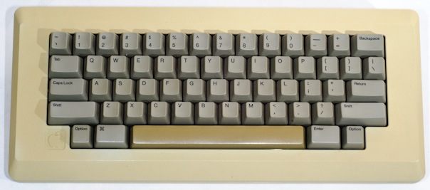 Apple M0110 Keyboard